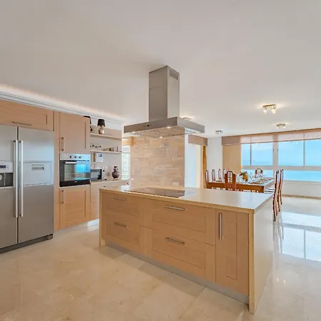 Dictador Villa El Sauzal